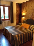 camera hotel del colle matrimoniale.jpg